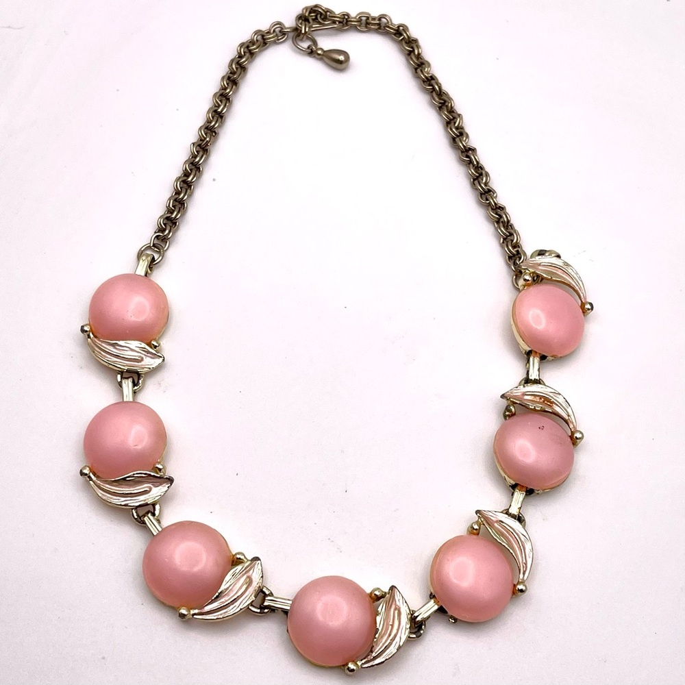 Pretty In Pink Vintage Thermoset Lucite Necklace - Picture 9 of 14
